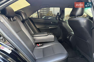 Седан Toyota Camry 2015 в 