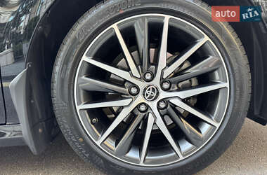 Седан Toyota Camry 2024 в 