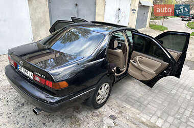 Седан Toyota Camry 1998 в 