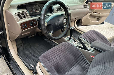 Седан Toyota Camry 1998 в 