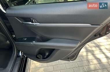 Седан Toyota Camry 2019 в 