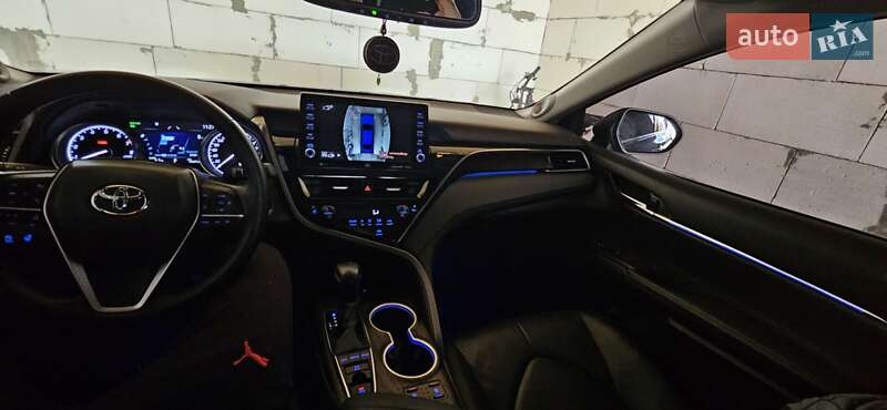 Седан Toyota Camry 2022 в Умані