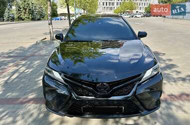 Седан Toyota Camry 2019 в 