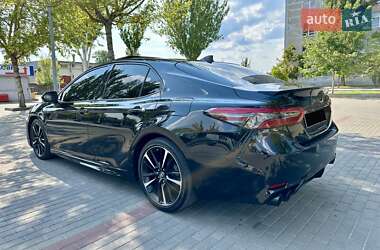 Седан Toyota Camry 2019 в 
