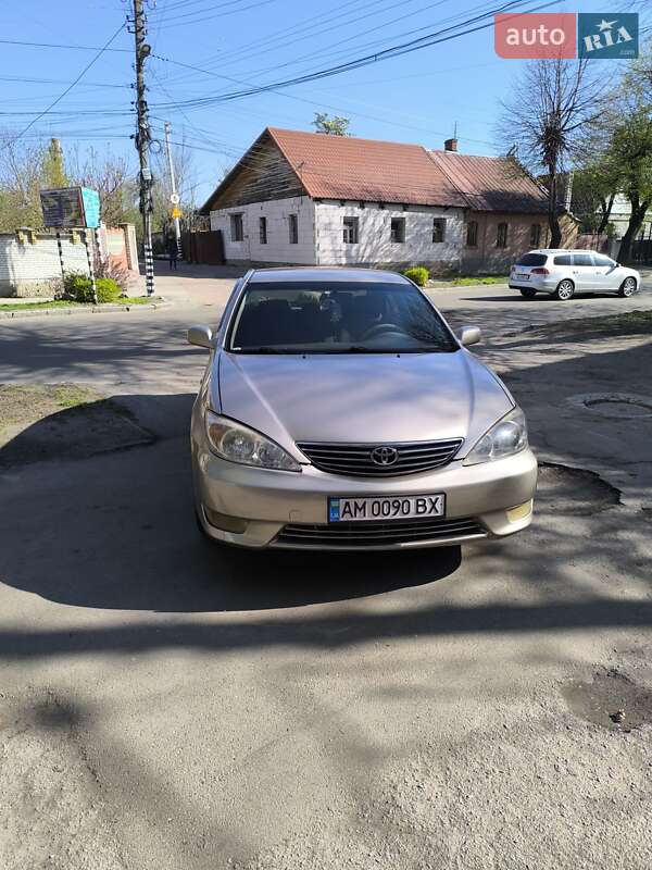 Седан Toyota Camry 2005 в Житомирі