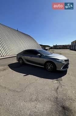 Седан Toyota Camry 2021 в 