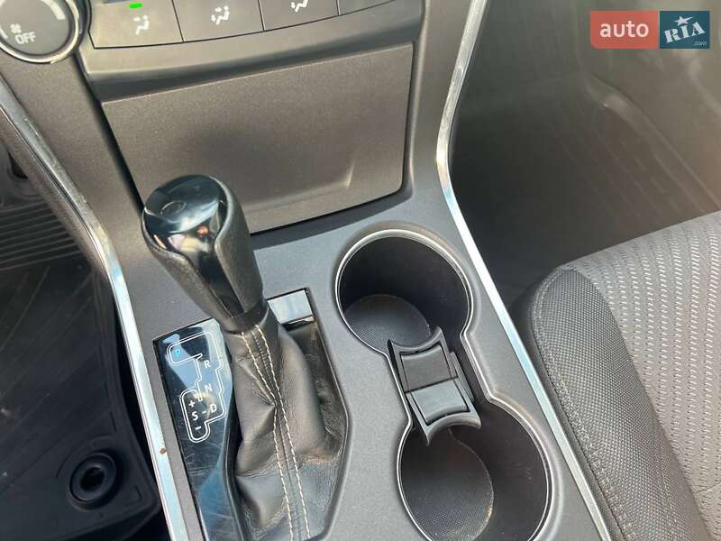Седан Toyota Camry 2015 в Полтаві