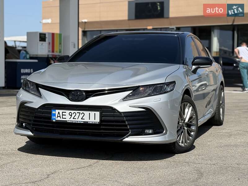 Седан Toyota Camry 2022 в 