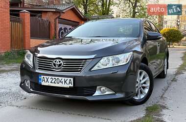 Седан Toyota Camry 2013 в 