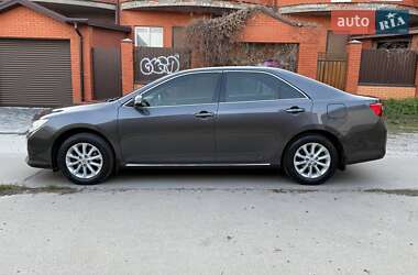 Седан Toyota Camry 2013 в 