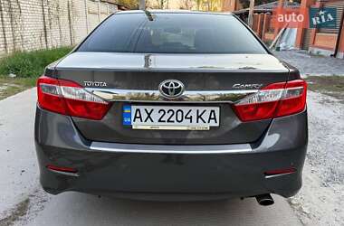 Седан Toyota Camry 2013 в 