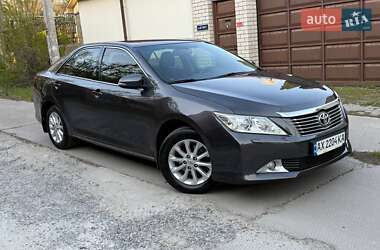Седан Toyota Camry 2013 в 