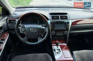 Седан Toyota Camry 2013 в 