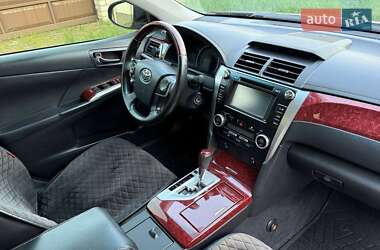 Седан Toyota Camry 2013 в 