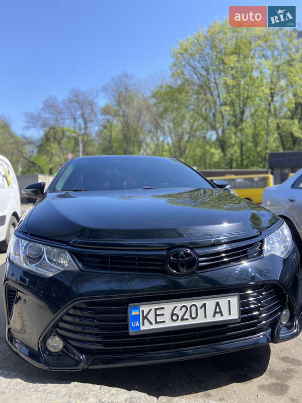 Седан Toyota Camry 2014 в Дніпрі