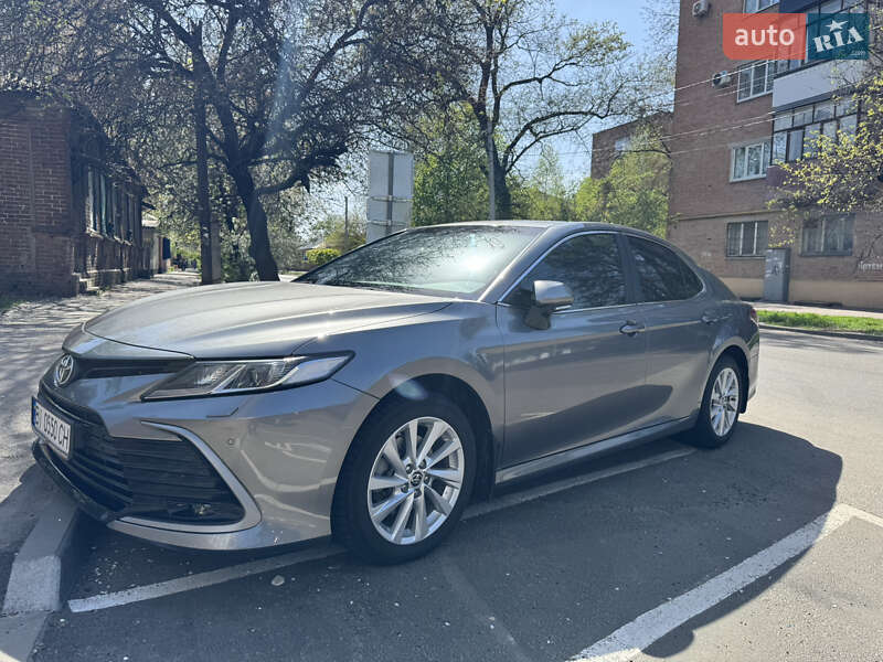 Седан Toyota Camry 2021 в Полтаве