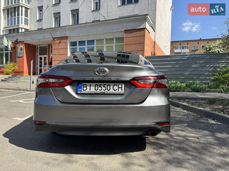 Седан Toyota Camry 2021 в Полтаве