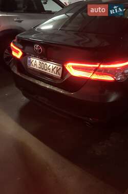 Седан Toyota Camry 2018 в 