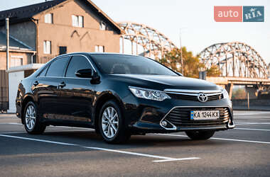 Седан Toyota Camry 2015 в 