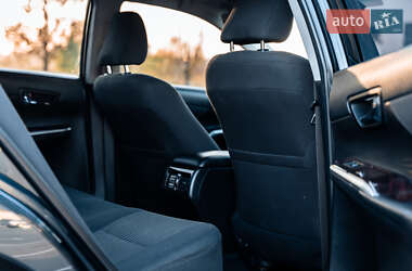 Седан Toyota Camry 2015 в 
