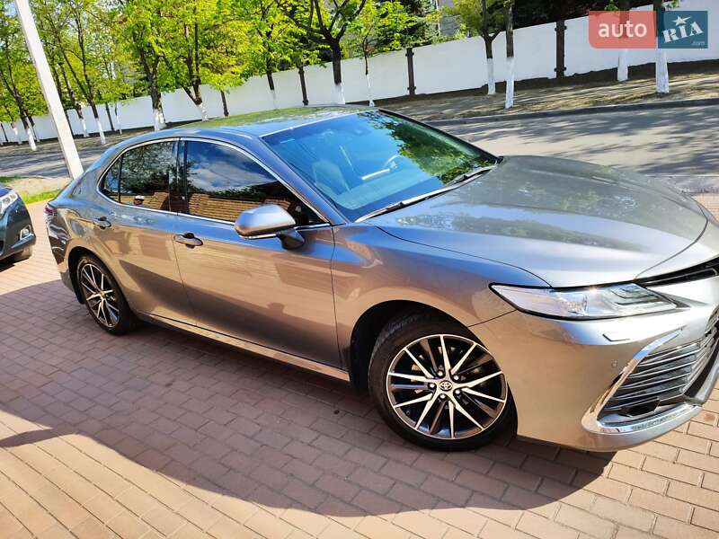 Седан Toyota Camry 2021 в Днепре