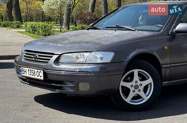 Седан Toyota Camry 1998 в 