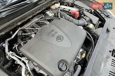 Седан Toyota Camry 2023 в 