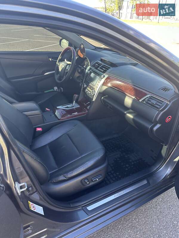 Седан Toyota Camry 2012 в Житомире