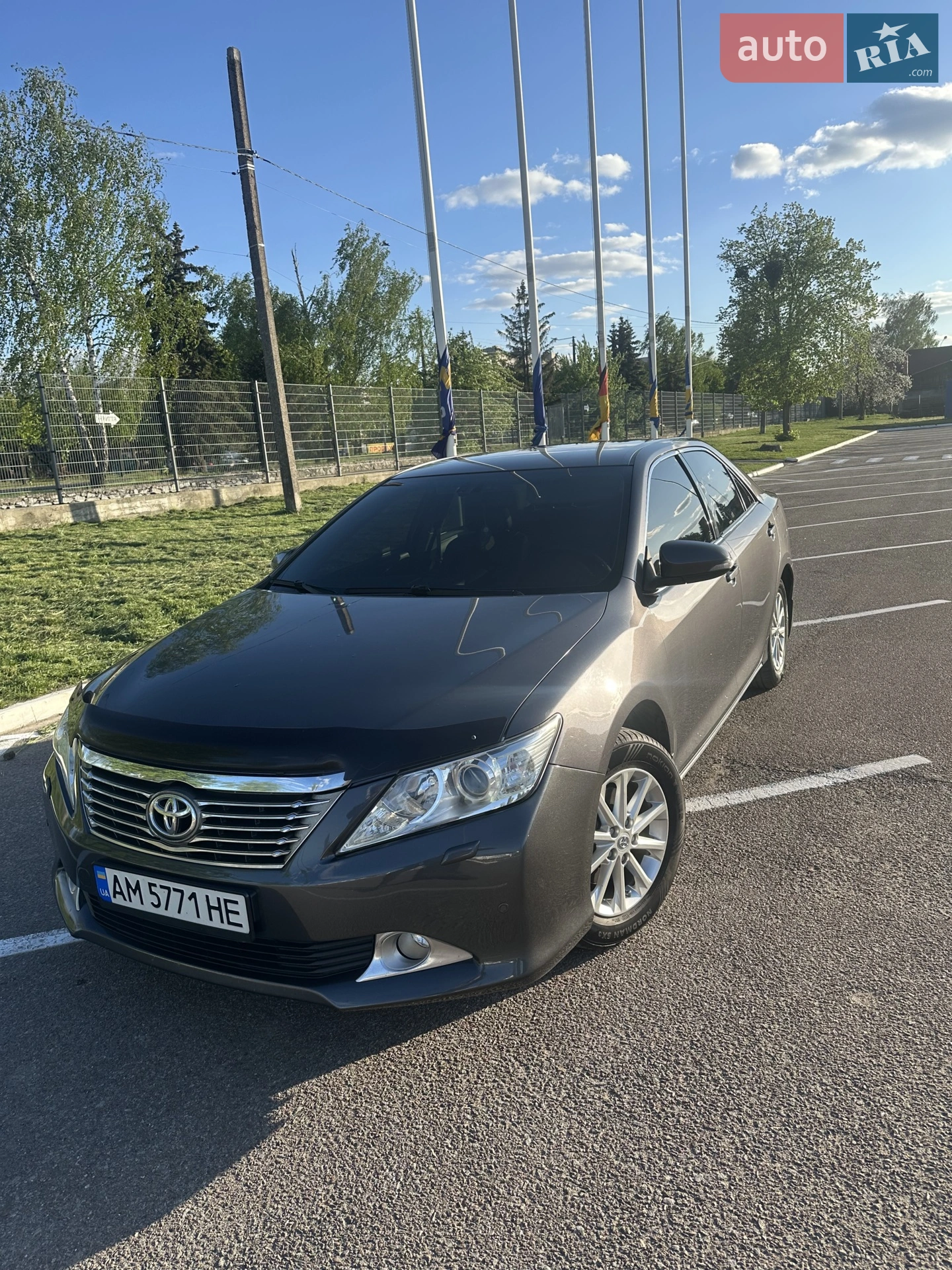 2012 Toyota Camry - фото 1