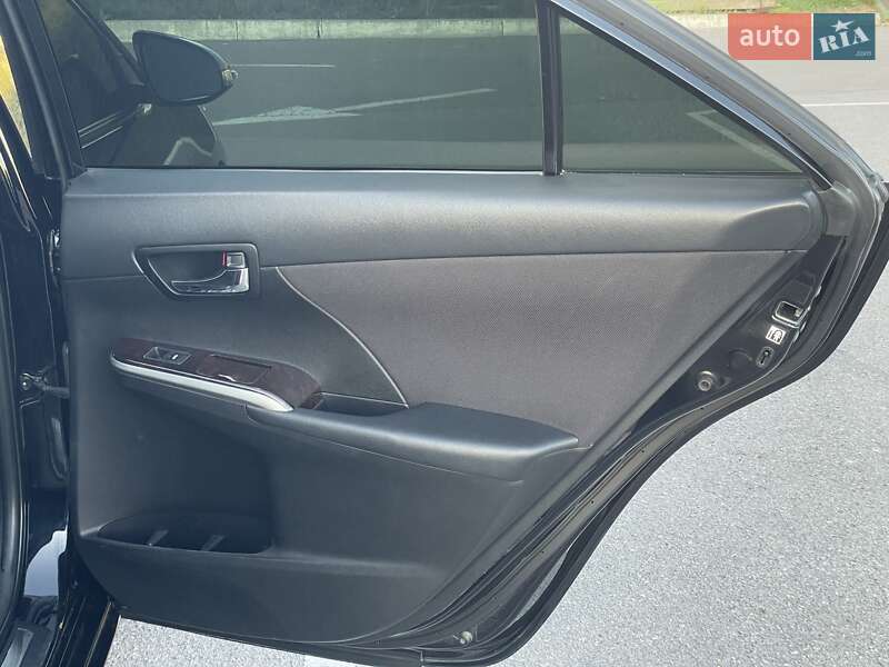 Седан Toyota Camry 2015 в Виннице