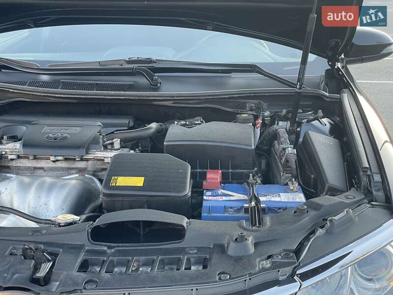 Седан Toyota Camry 2015 в Виннице