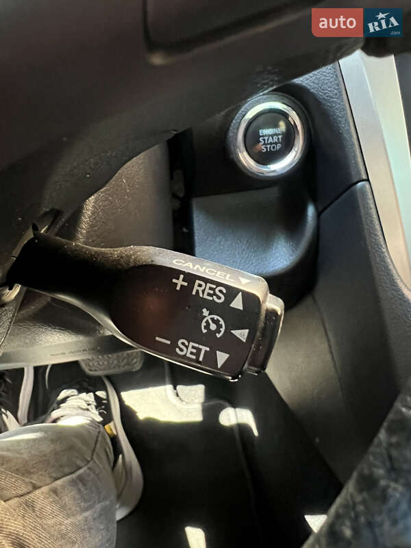 Седан Toyota Camry 2017 в Николаеве