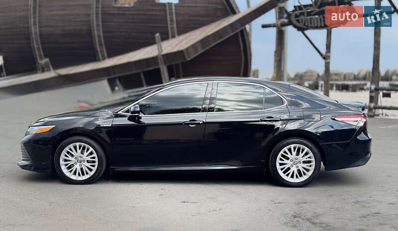 Седан Toyota Camry 2017 в Одессе