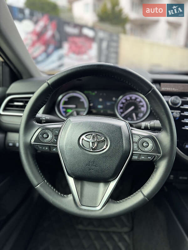 Седан Toyota Camry 2017 в Одессе