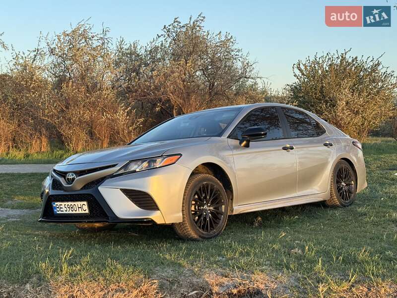 Седан Toyota Camry 2019 в 