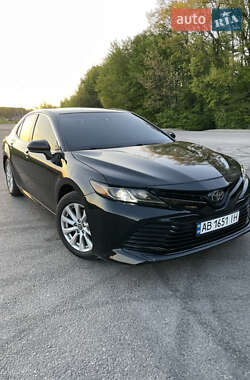 Седан Toyota Camry 2017 в Вінниці