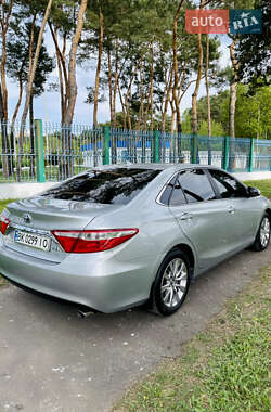Седан Toyota Camry 2015 в 