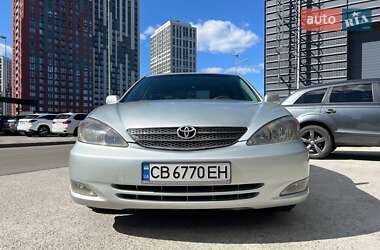 Седан Toyota Camry 2004 в 