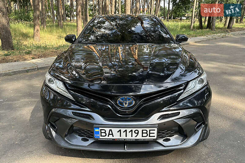 Седан Toyota Camry 2019 в 