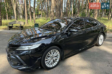 Седан Toyota Camry 2019 в 