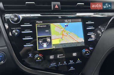 Седан Toyota Camry 2019 в 