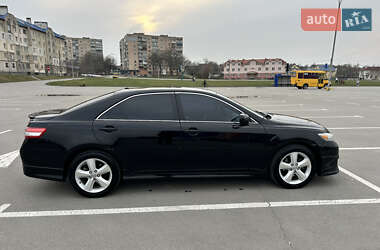 Седан Toyota Camry 2010 в 
