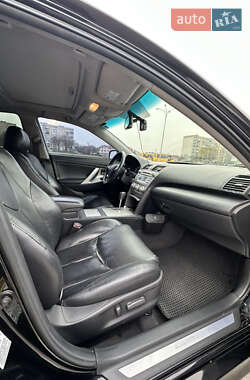 Седан Toyota Camry 2010 в 