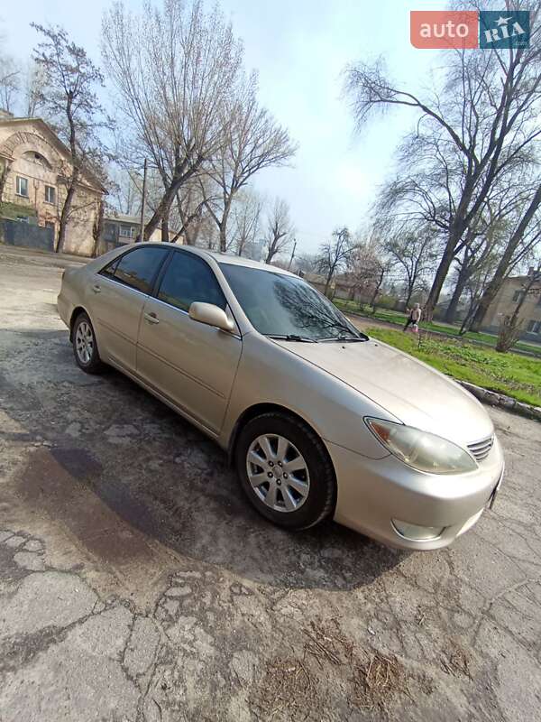 Седан Toyota Camry 2004 в Кам'янському