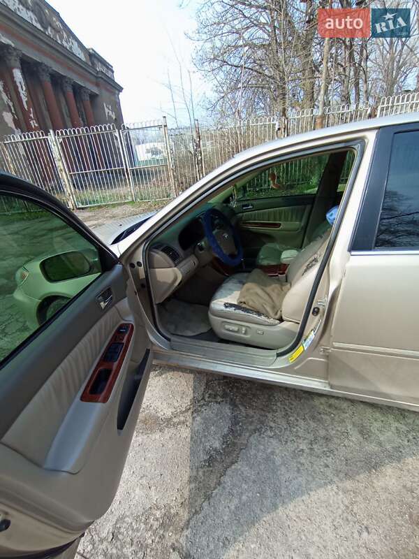 Седан Toyota Camry 2004 в Кам'янському