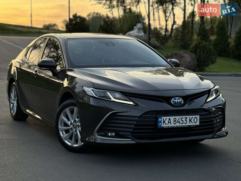 Седан Toyota Camry 2021 в Києві