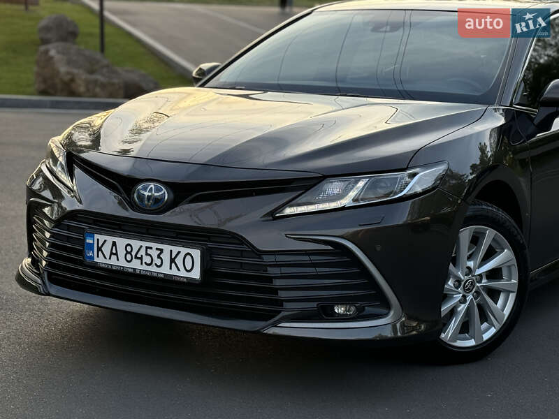 Седан Toyota Camry 2021 в Києві