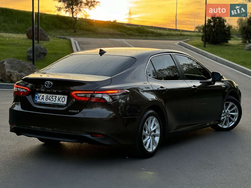 Седан Toyota Camry 2021 в Києві