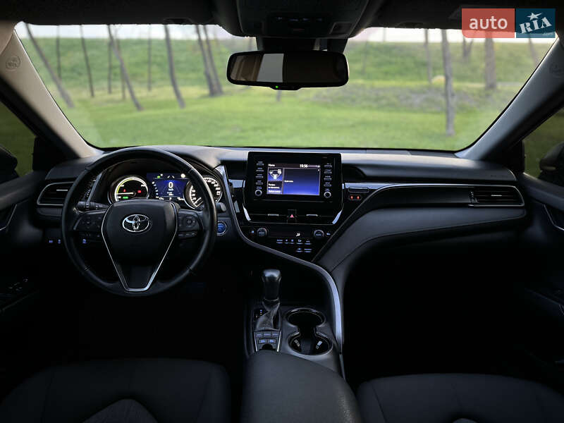 Седан Toyota Camry 2021 в Києві