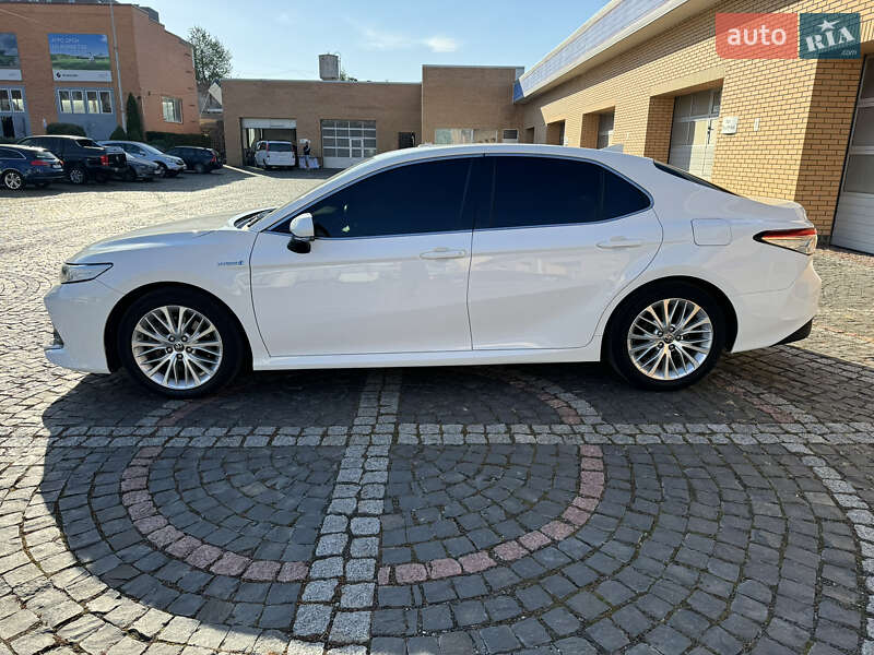 Седан Toyota Camry 2019 в Луцьку